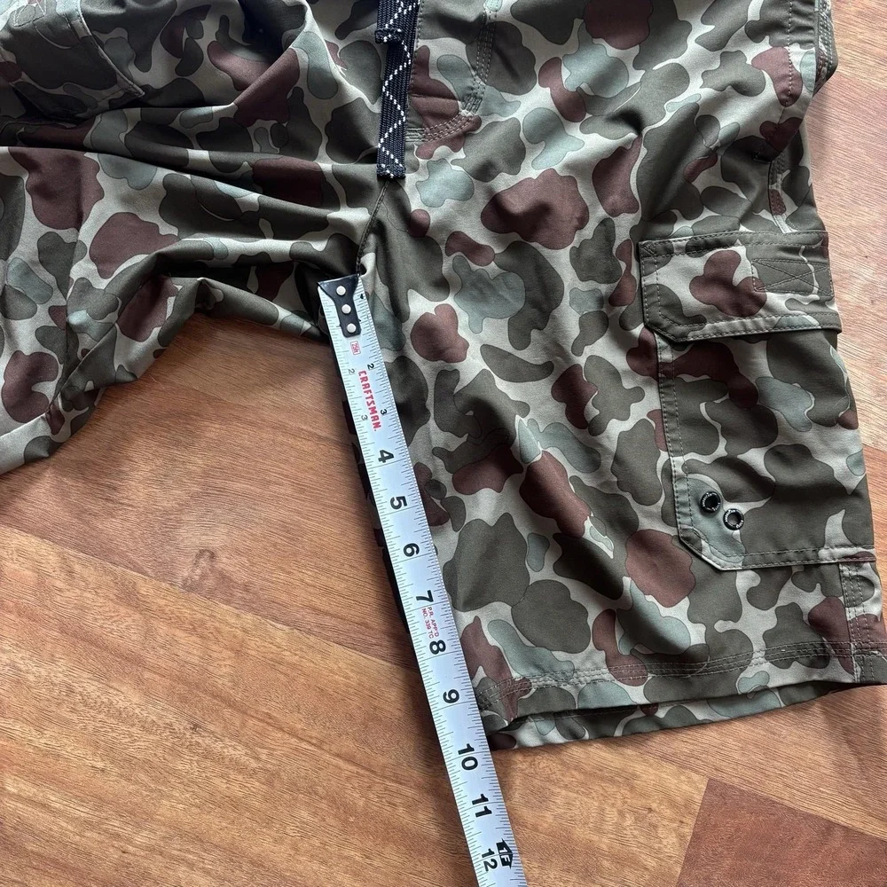 American Eagle Mens Small Green Camo Board Shorts Swim Trunks Lined Cargo Pocket